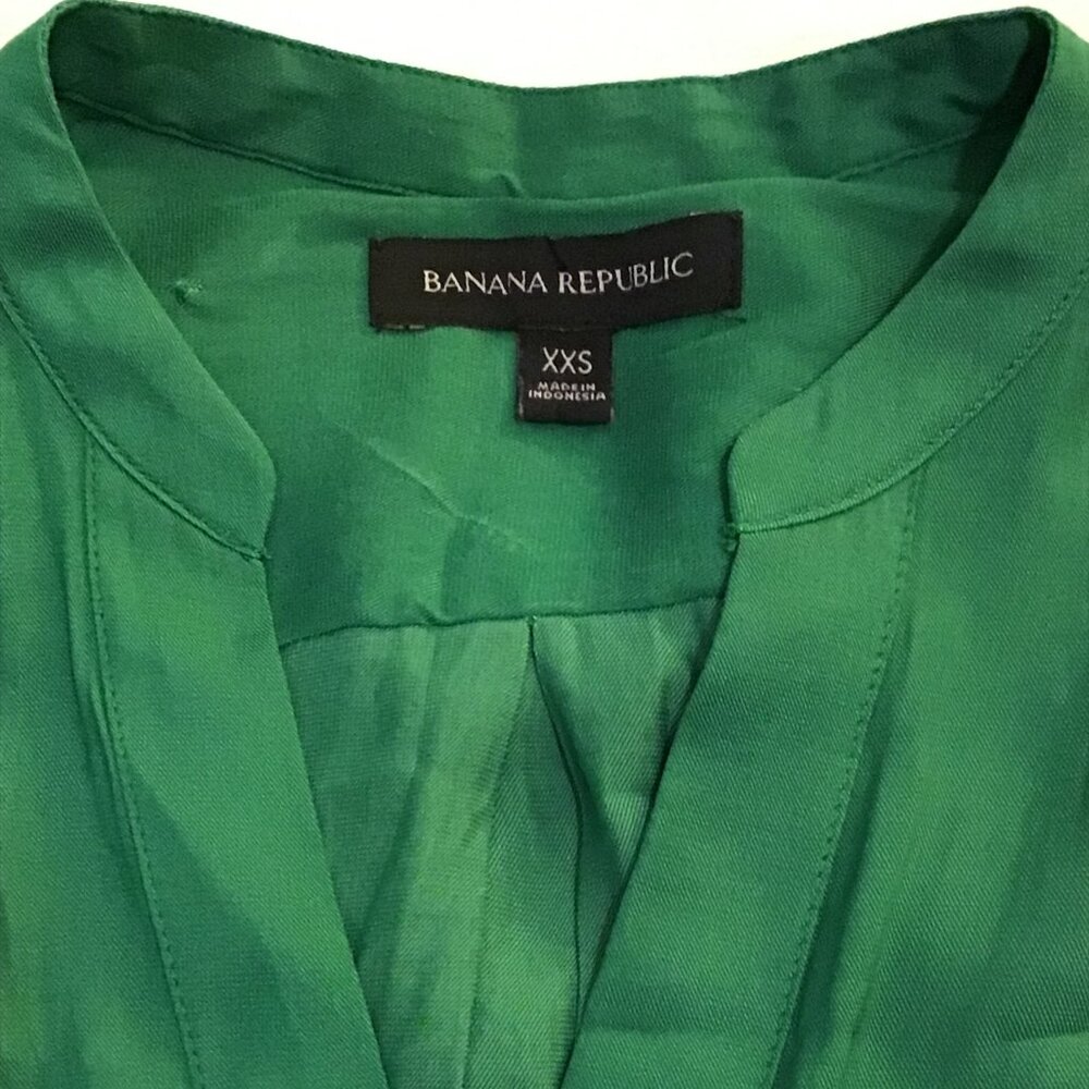 Banana Republic Green V-Neck Blouse